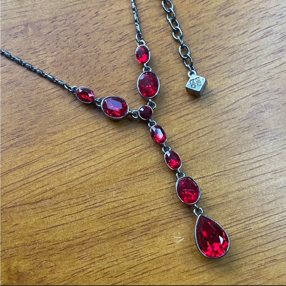 GIVENCHY dainty modern gothic red & black crystal y-drop necklace EUC - Picture 6 of 7